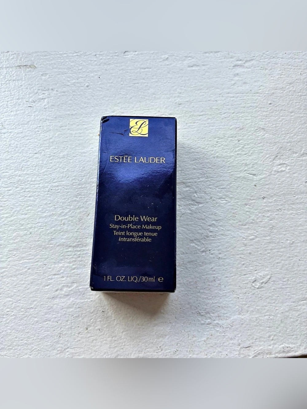 Estée Lauder Double Wear Stay-in-Place Foundation shade 1N2 Ecru